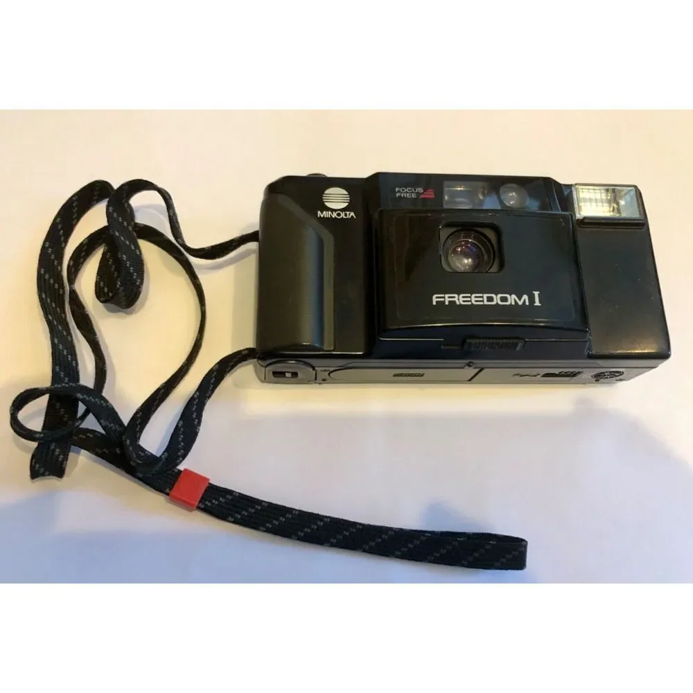 Vintage Minolta Freedom I 35MM Film Camera Point and Shoot Focus Free Not tested